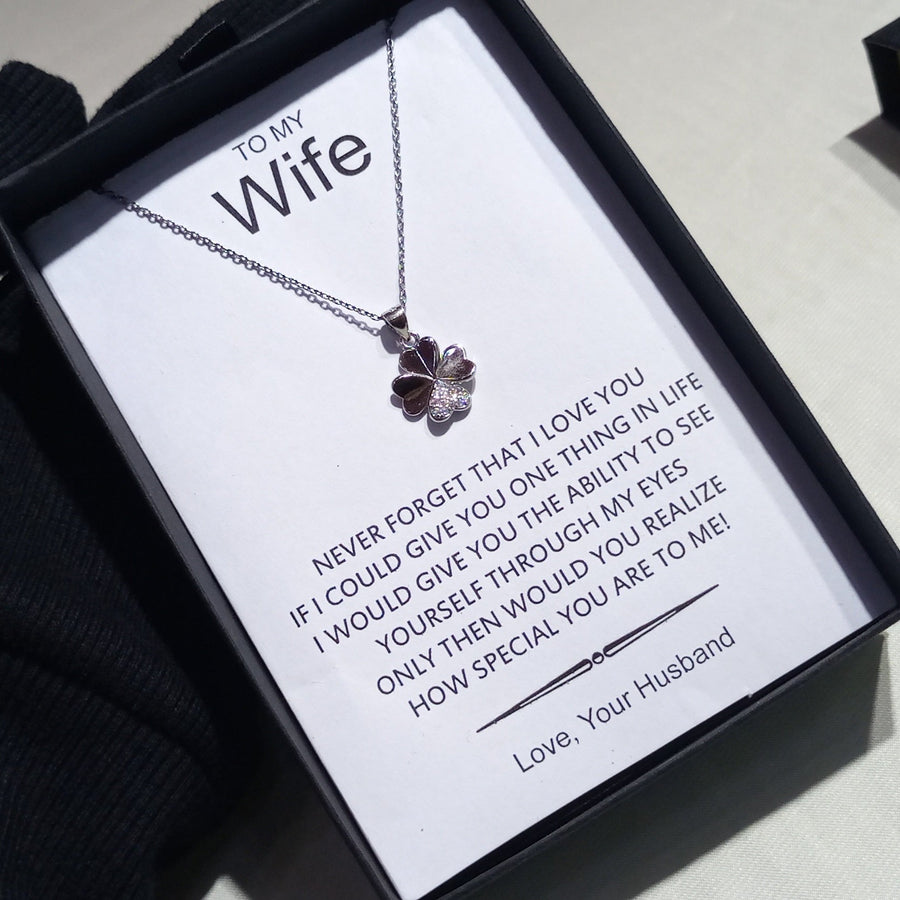 Flower heart pattern luxury pendant with chain exclusive quality and finishing