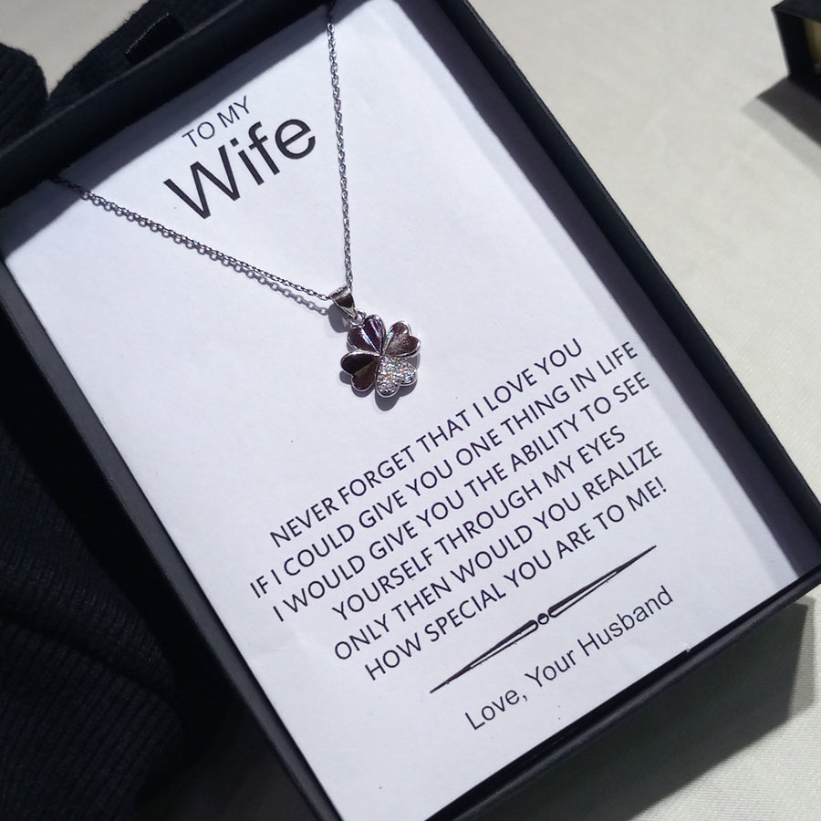 Flower heart pattern luxury pendant with chain exclusive quality and finishing
