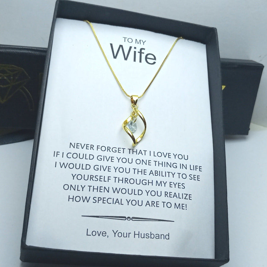 The gold look luxury zircon pendant with chain and exclusive box packaging