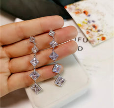 Hanging look luxury zircon earrings