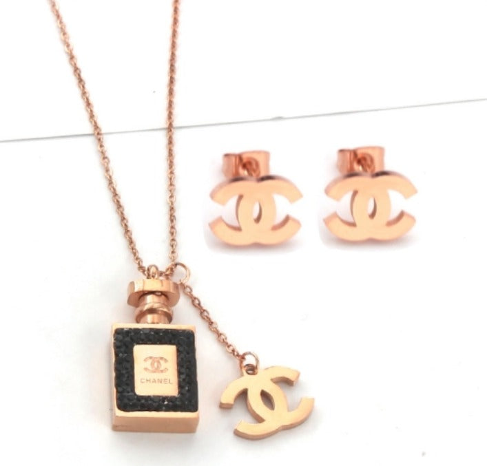 BRANDED LUXURY PENDENT & EARRINGS SET
