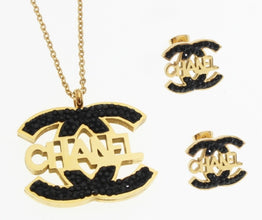 BRANDED LUXURY PENDANT & EARRING SET WITH CUSTOMIZE BOX PACKING