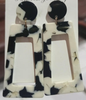 Flower style party wear earrings