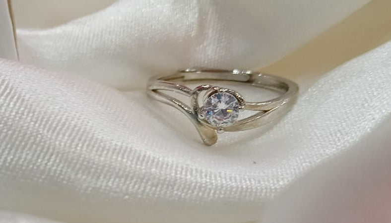 Exclusive ring for adjustable size