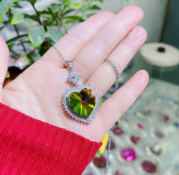 Luxury rainbow look exclusive pendant with chain and free box packaging