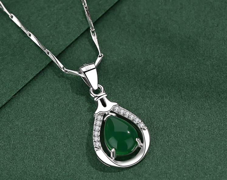 Original 925 sterling silver (chaandi) pendant necklace with chain!