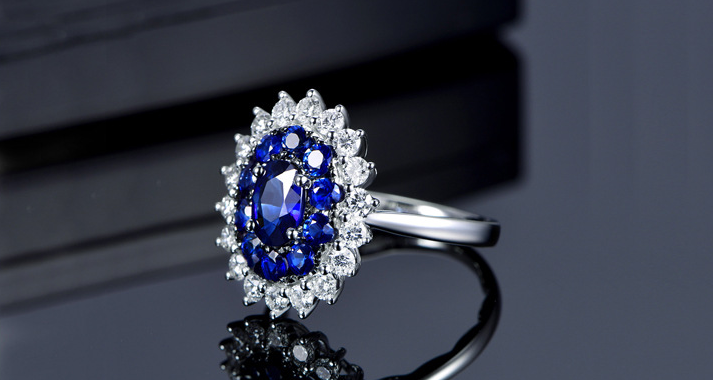 Lady Diana sapphire cut luxury ring for her