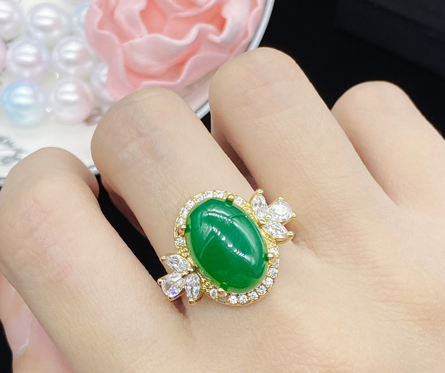 The emerald gold cut Exclusive luxury wear adjustable ring with box packing