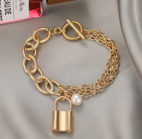 Exclusive chic wear bracelet