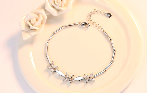 HIGH QUALITY PLATINUM PLATED ZIRCON BRACELET