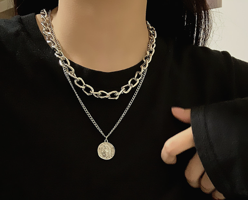 Exclusive chic wear necklace
