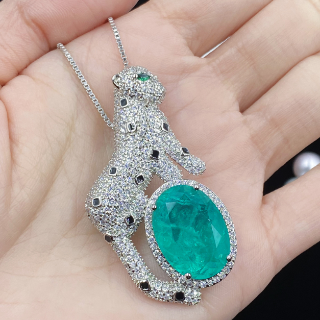 BRANDED LUXURY PENDANT WITH BOX PACKING