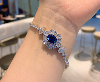 SAPPHIRE LOOK EXCLUSIVE AND LUXURY RHODIUM PLATED BRACELET FOR HER COMES BOX PACKED
