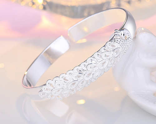 PLATINUM PLATED BANGLE ADJUSTABLE