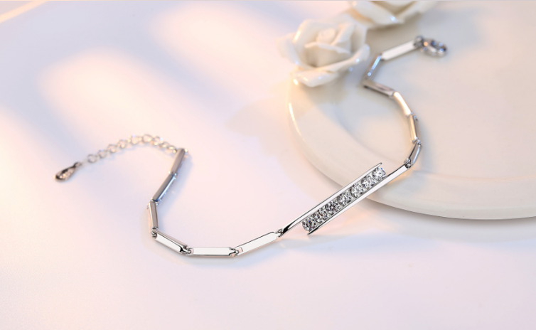 HIGH QUALITY PLATINUM PLATED ZIRCON BRACELET