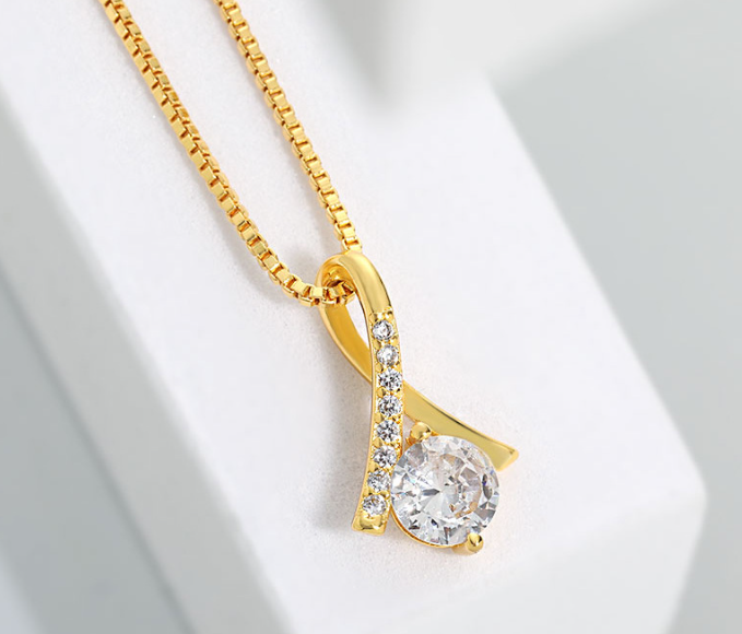 Luxury quality exclusive pendant with chain exclusive free box packaging