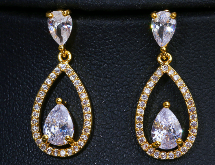 ZIRCON STONES HIGHLY FINISHED GOLD PLATED LUXURY EARRINGS