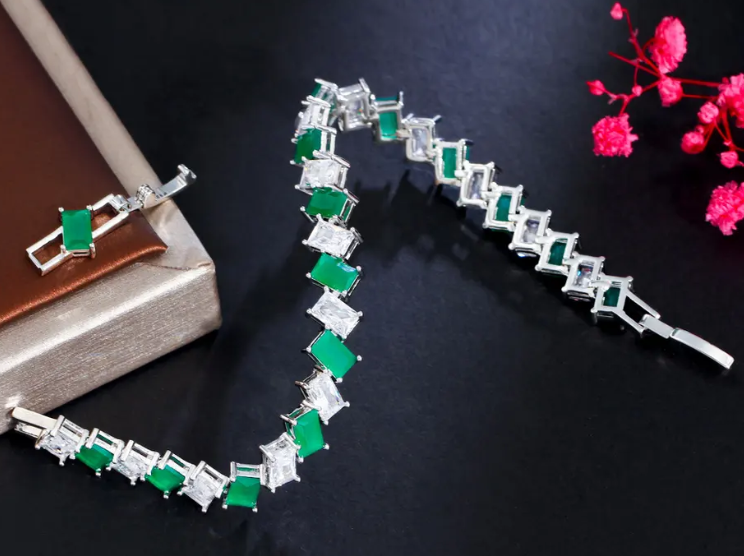ZIRCON STONES HIGHLY FINISHED RHODIUM PLATED ART NOVEAU LUXURY BRACELET