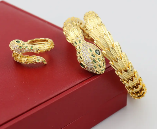 BRANDED GOLD PLATED LUXURY BRACELET AND RING SET