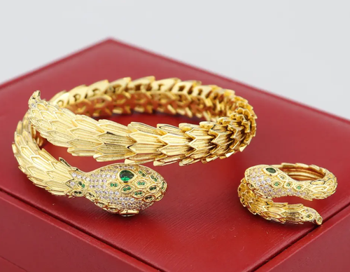 BRANDED GOLD PLATED LUXURY BRACELET AND RING SET